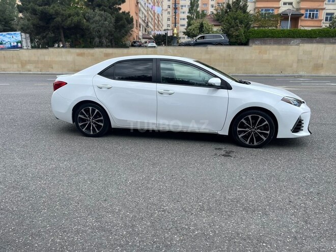 Toyota Corolla 2017, 190,000 km - 1.8 l - Bakı
