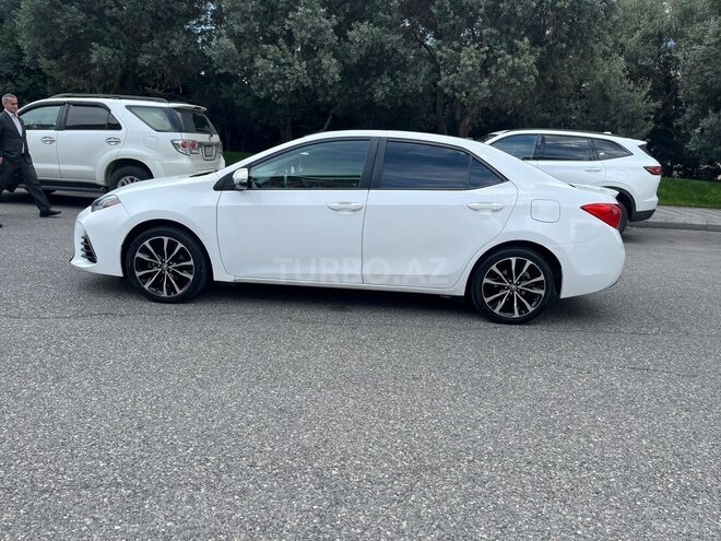 Toyota Corolla 2017, 190,000 km - 1.8 l - Bakı