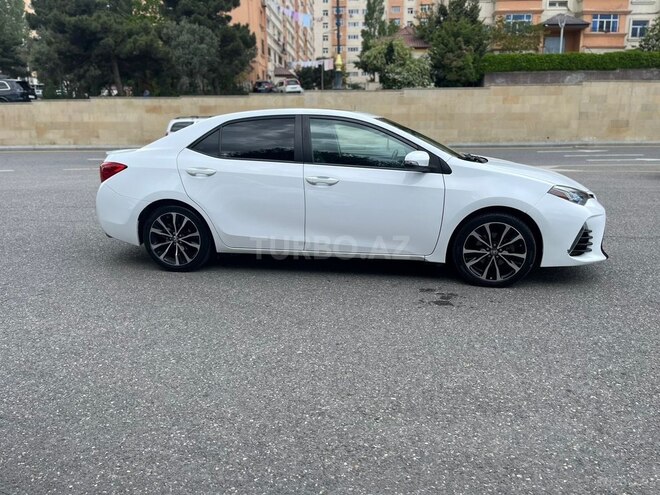 Toyota Corolla 2017, 190,000 km - 1.8 l - Bakı