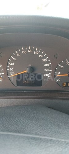 Mercedes E 240 1999, 296,000 km - 2.4 l - Gəncə