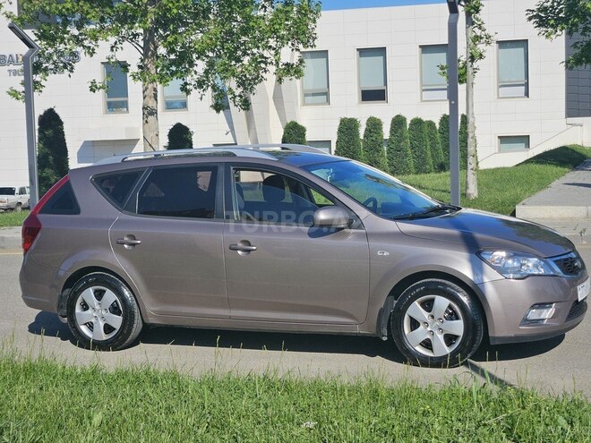 Kia Ceed 2009, 284,000 km - 1.6 л - Tovuz
