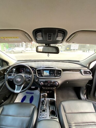 Kia Sorento-12