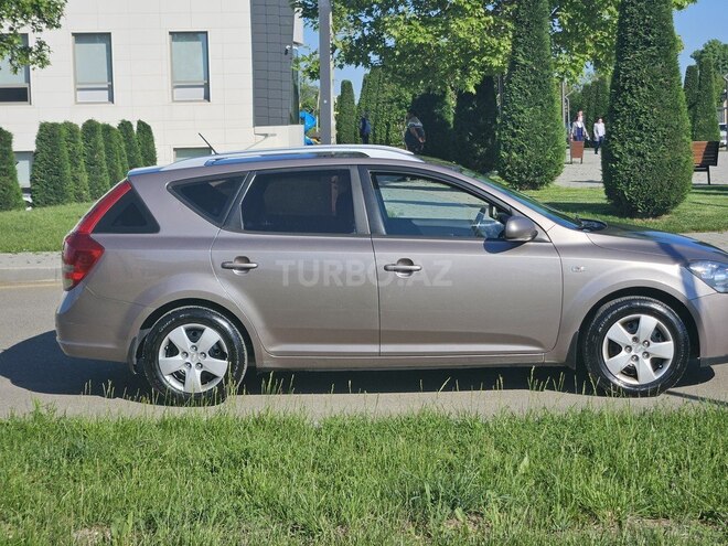 Kia Ceed 2009, 284,000 km - 1.6 л - Tovuz