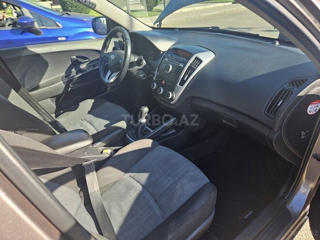 Kia Ceed 2009, 284,000 km - 1.6 л - Tovuz