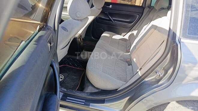 Volkswagen Passat 2001, 229,780 km - 2.0 l - Bakı