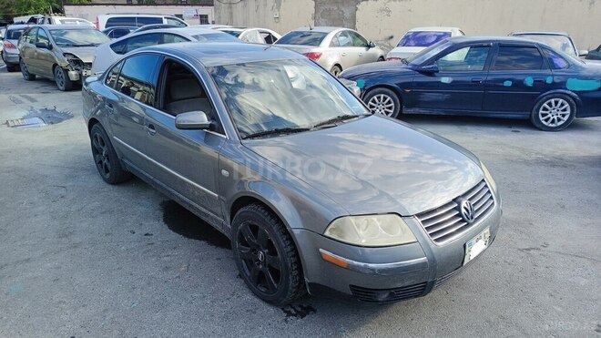 Volkswagen Passat 2001, 229,780 km - 2.0 l - Bakı