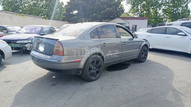 Volkswagen Passat 2001, 229,780 km - 2.0 l - Bakı