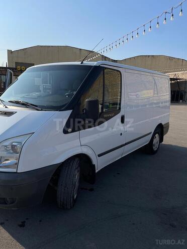 Ford Transit-5