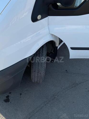 Ford Transit-4