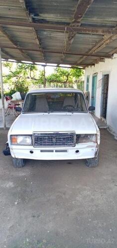 LADA (VAZ) 2107 1999, 29,330 km - 1.6 л - Salyan
