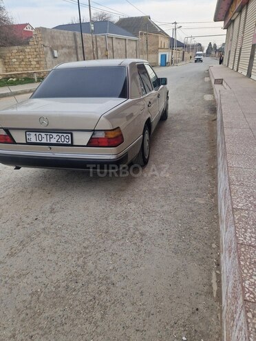 Mercedes E 230 1990, 355,000 km - 2.3 l - Bakı