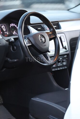 Skoda Rapid 2019, 151,000 km - 1.6 л - Bakı