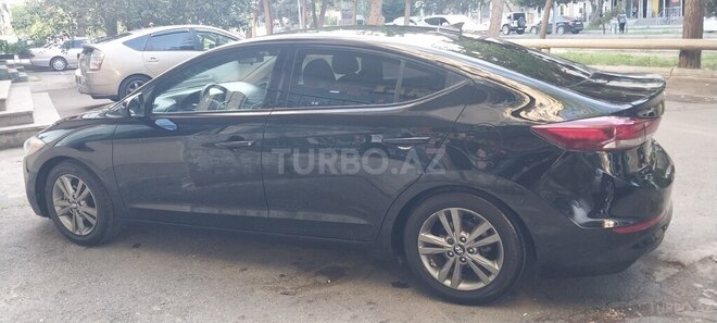 Hyundai Elantra 2018, 124,700 km - 2.0 l - Bakı