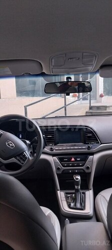 Hyundai Elantra 2018, 124,700 km - 2.0 l - Bakı