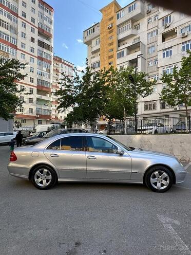 Mercedes E 240 2004, 300,000 km - 2.4 l - Bakı
