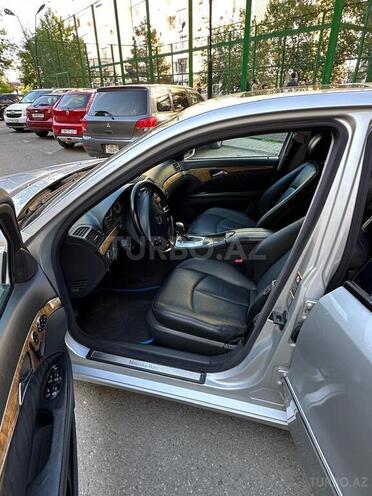 Mercedes E 240 2004, 300,000 km - 2.4 l - Bakı