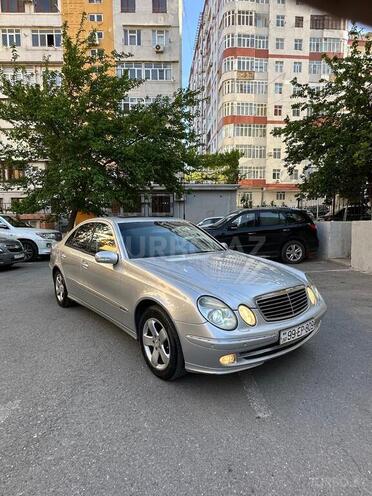 Mercedes E 240 2004, 300,000 km - 2.4 l - Bakı