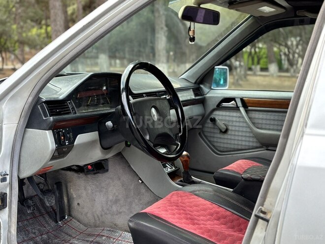 Mercedes E 200 d 1992, 215,600 km - 2.0 l - Bakı