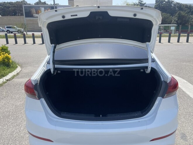 Hyundai Elantra 2017, 120,701 km - 2.0 l - Bakı