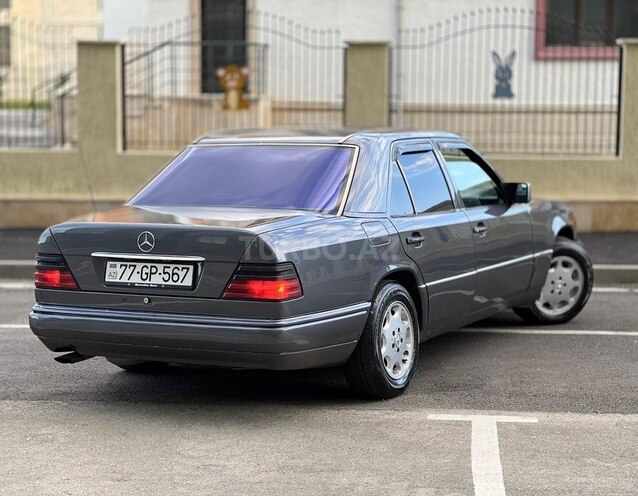 Mercedes E 220 1995, 300,000 km - 2.2 l - Bakı