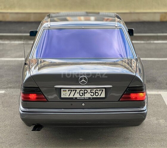 Mercedes E 220 1995, 300,000 km - 2.2 l - Bakı