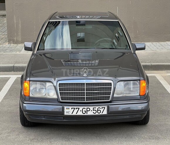 Mercedes E 220 1995, 300,000 km - 2.2 l - Bakı