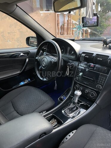 Mercedes C 220 d 2005, 418,000 km - 2.2 l - Bakı