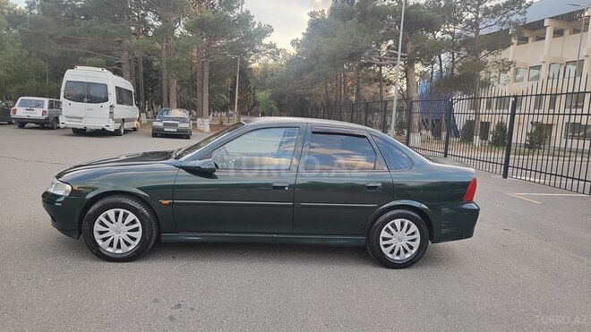 Opel Vectra 2001, 400,000 km - 1.6 l - Sumqayıt
