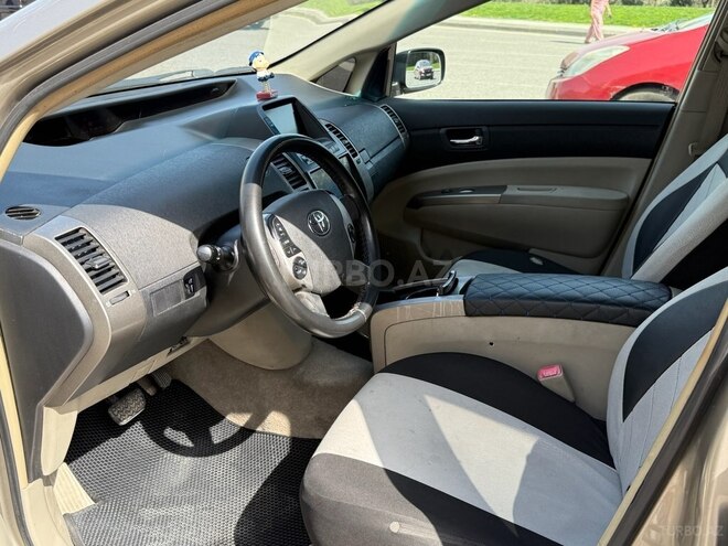 Toyota Prius-4