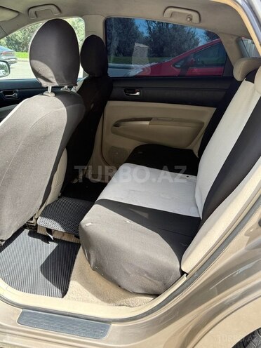 Toyota Prius-5