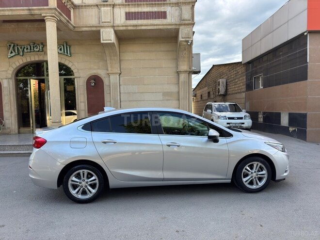 Chevrolet Cruze-9