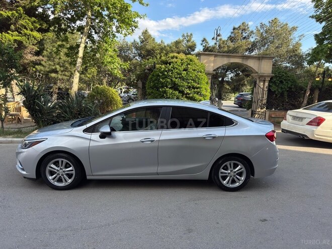 Chevrolet Cruze-11