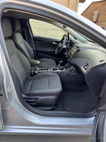 Chevrolet Cruze-15