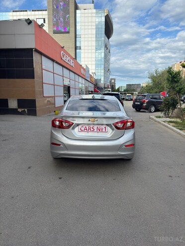 Chevrolet Cruze-12