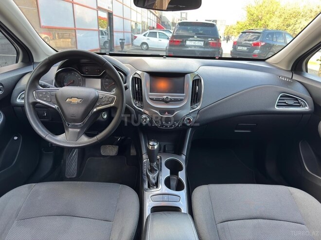 Chevrolet Cruze-13