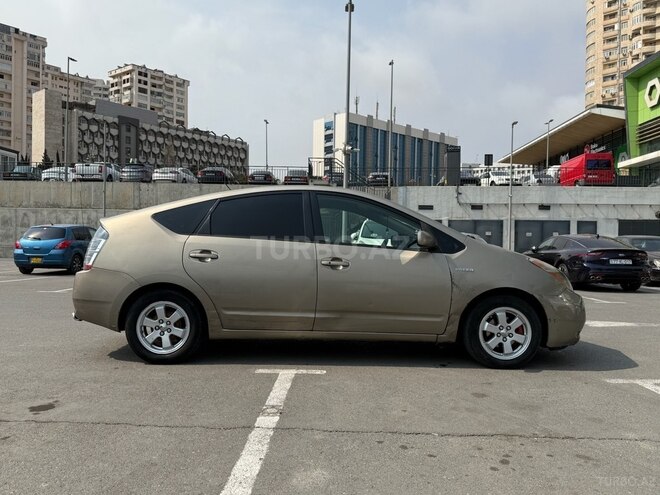 Toyota Prius-8
