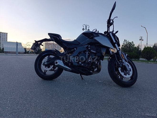 CFMOTO 650 NK-6