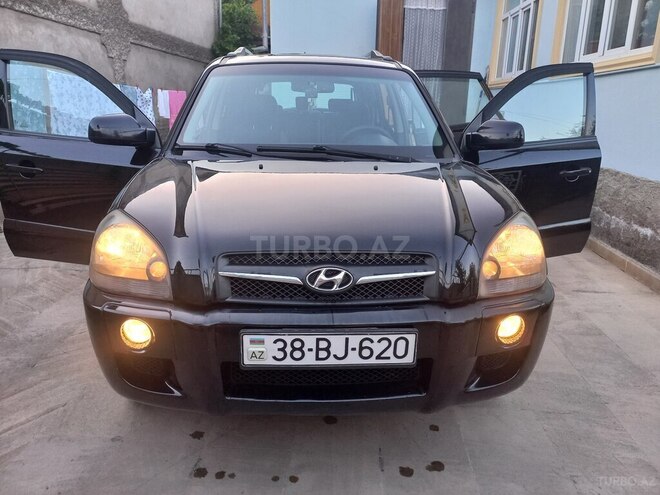 Hyundai Tucson 2009, 250,000 km - 2.0 l - Qusar