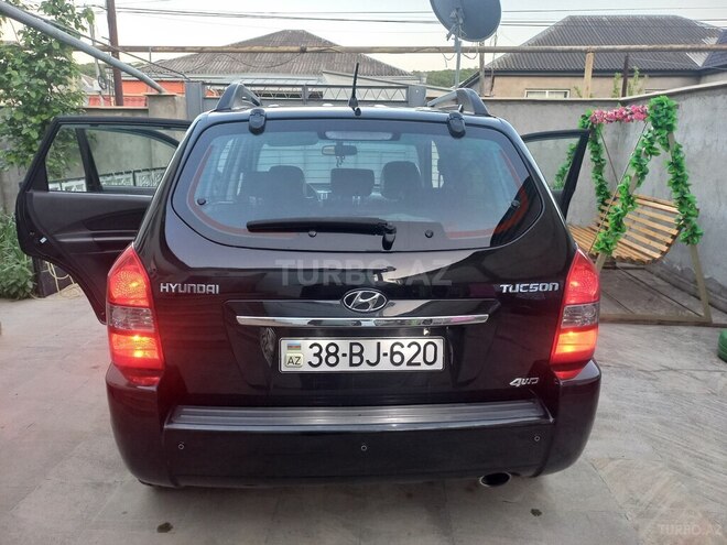 Hyundai Tucson 2009, 250,000 km - 2.0 l - Qusar