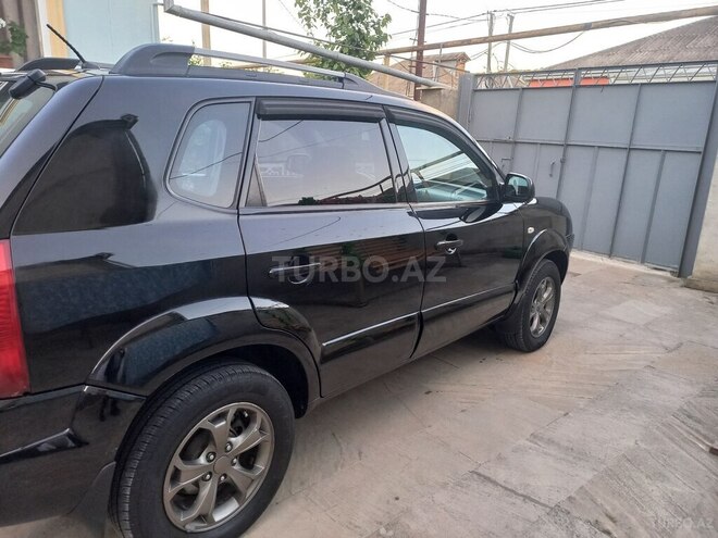 Hyundai Tucson 2009, 250,000 km - 2.0 l - Qusar