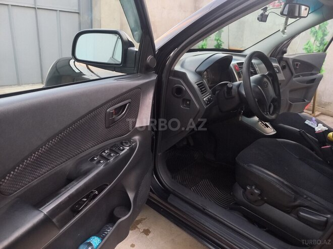 Hyundai Tucson 2009, 250,000 km - 2.0 l - Qusar