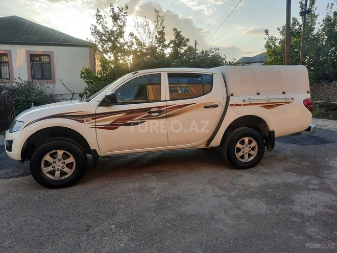 Mitsubishi L200 2013, 188,854 km - 2.5 l - Bakı
