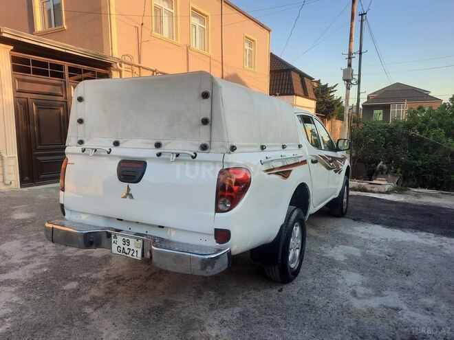 Mitsubishi L200 2013, 188,854 km - 2.5 l - Bakı