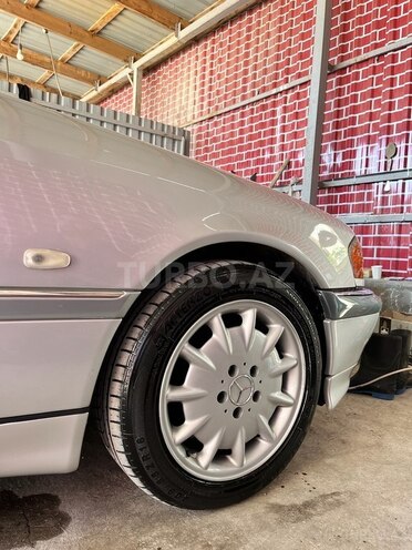 Mercedes C 180 1999, 318,000 km - 1.8 л - Gəncə