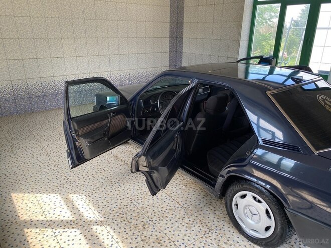 Mercedes 190 1993, 356,800 km - 2.0 л - Bakı