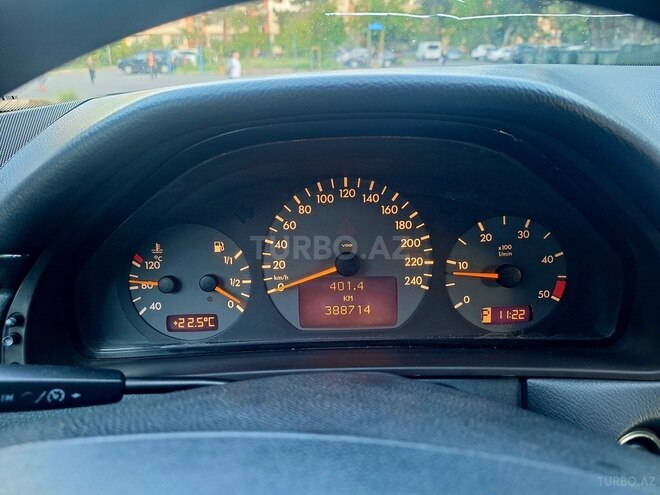 Mercedes E 220 d 2001, 389,000 km - 2.2 л - Bakı