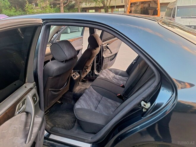 Mercedes E 220 d 2001, 389,000 km - 2.2 л - Bakı