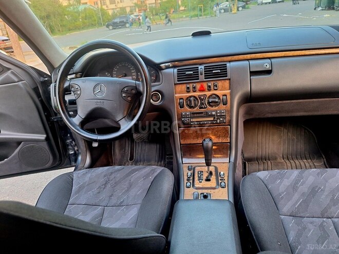 Mercedes E 220 d 2001, 389,000 km - 2.2 л - Bakı