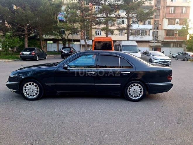 Mercedes E 220 d 2001, 389,000 km - 2.2 л - Bakı