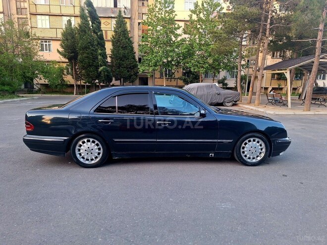 Mercedes E 220 d 2001, 389,000 km - 2.2 л - Bakı
